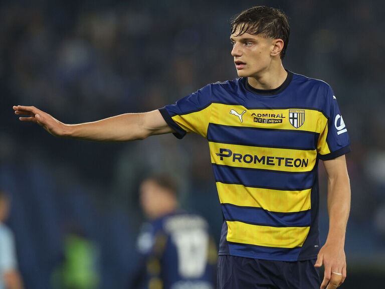 Liverpool continue summer spree with arrival of Leoni from Parma