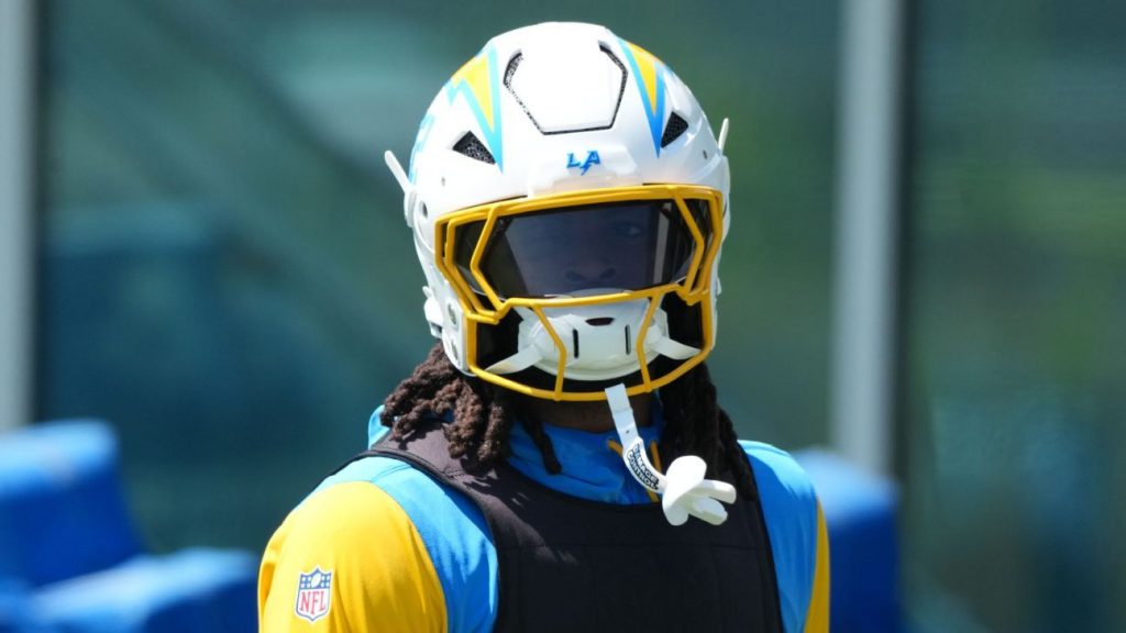 Chargers' Harris 'on track' to play W1, GM says
