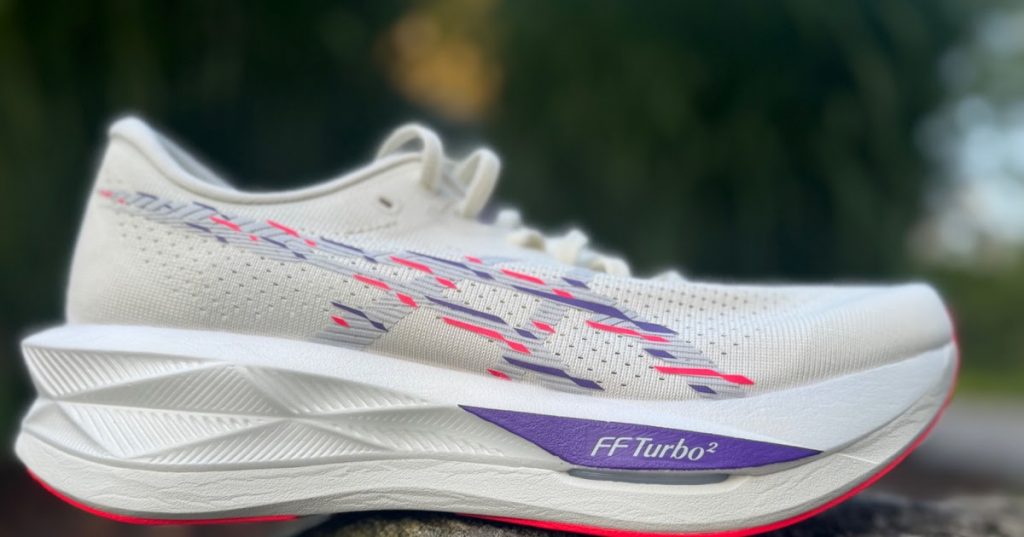 ASICS Sonicblast Review: 4 Comparisons ASICS Sonicblast Review: 4 Comparisons