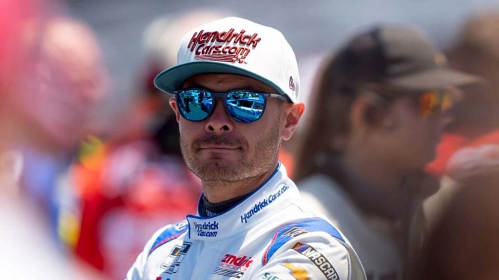 Kenny Wallace Snubs Kyle Larson to Name The 'Top 3' in 2025 Championship Chase