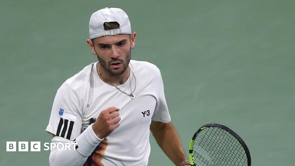 Fearnley overcomes nerves – and heckler – at US Open