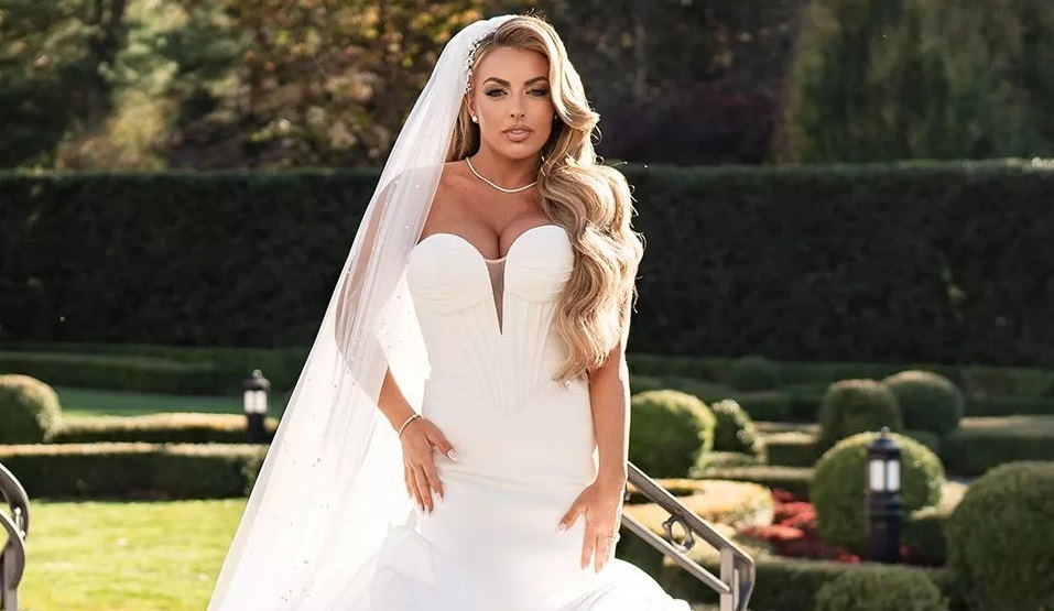 Highlight wedding video for two former WWE talent Highlight wedding video for two former WWE talent