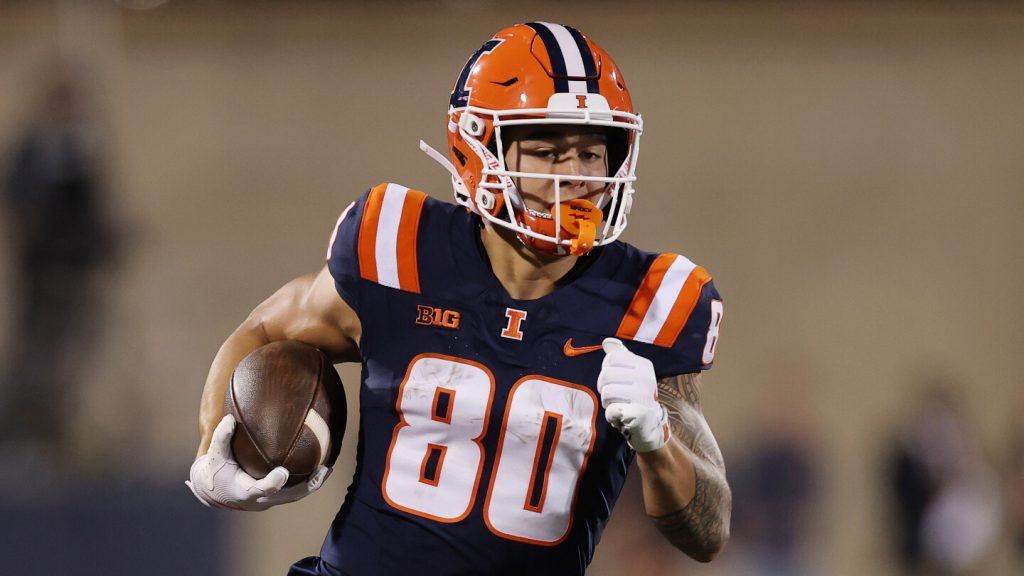 Beatty returns punt for TD, breaks Grange’s 102-year-old record in No. 12 Illini’s opening rout Beatty returns punt for TD, breaks Grange’s 102-year-old record in No. 12 Illini’s opening rout