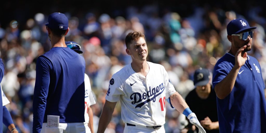 Pinch-Smith hero! Dodgers' catcher comes off the bench to walk it off