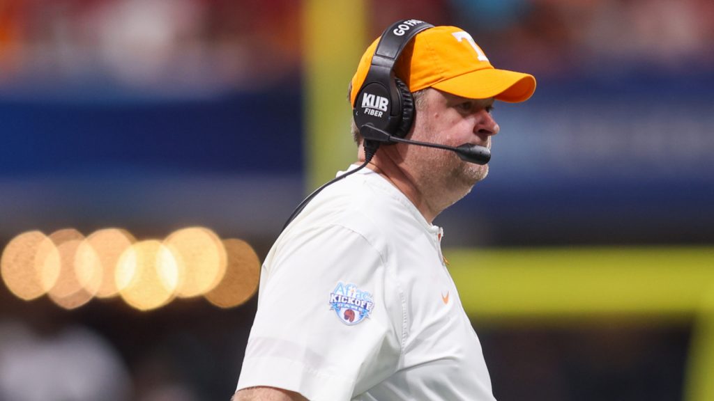 Tennessee's persistence pays off with flip of four-star from Auburn Tennessee's persistence pays off with flip of four-star from Auburn