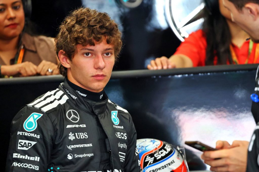 Jacques Villeneuve doubles down on Kimi Antonelli F1 criticism: “A very amateur move”
