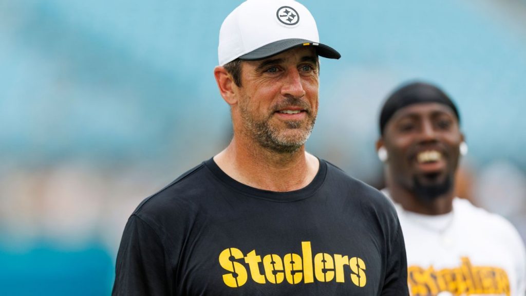Rodgers downplays facing Jets: 'It's Week 1'
