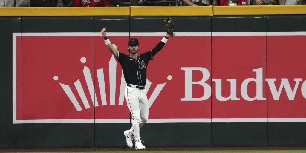 Above .500 for 1st time since July 1, D-backs inch closer in Wild Card race
