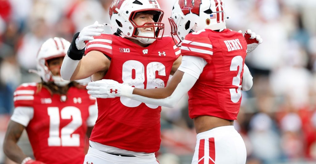 3 things that stood out in Wisconsin’s 42-10 win over Middle Tennessee