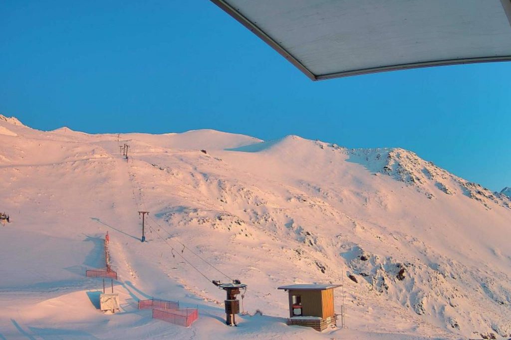 Last Minute Storm Helps New Zealand Ski Area Host Surprise Opening