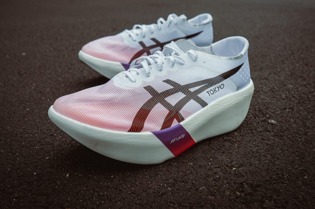 Asics Metaspeed Ray Review: Featherlight Freak Asics Metaspeed Ray Review: Featherlight Freak