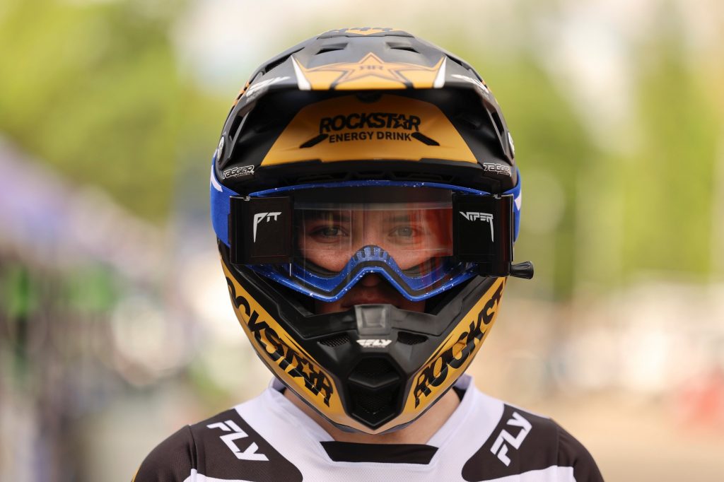 Pit Viper Brings Style and Performance with Two New Mountain Bike Goggles Pit Viper Brings Style and Performance with Two New Mountain Bike Goggles