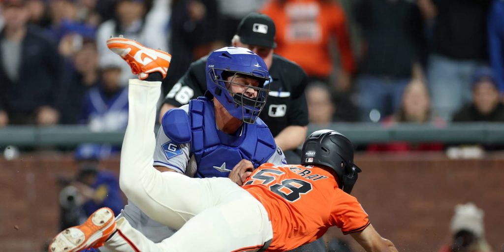 Outfield lasers, brash baserunning add to Dodgers-Giants drama Outfield lasers, brash baserunning add to Dodgers-Giants drama