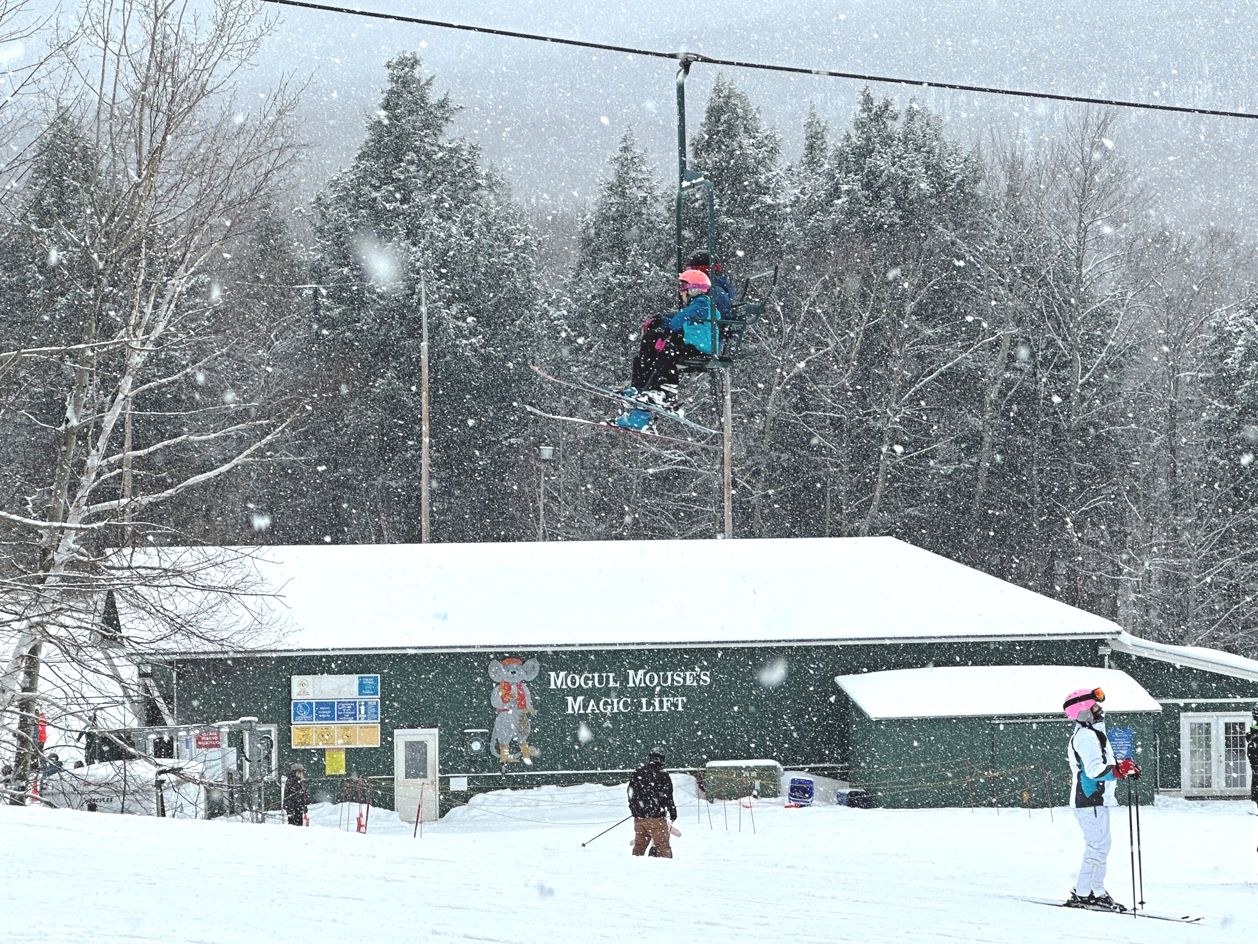 It’s still snowing It’s still snowing