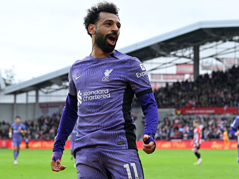 Salah shines on return as leaders Liverpool rout Brentford
