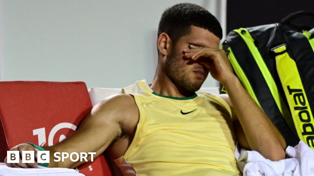 Alcaraz to have tests following ankle injury