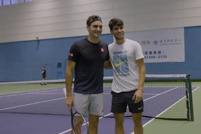 Carlos Alcaraz and Roger Federer bond on the golf court ahead of Laver Cup Carlos Alcaraz and Roger Federer bond on the golf court ahead of Laver Cup