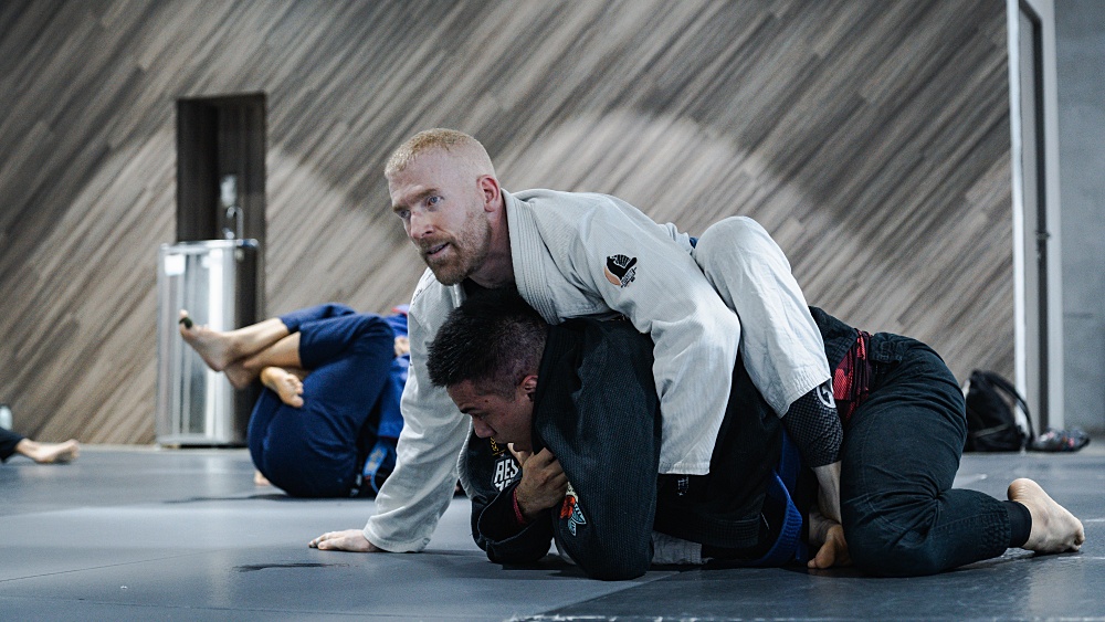Training While Traveling: How To Keep Up Your BJJ Or Muay Thai Practice On Holiday Training While Traveling: How To Keep Up Your BJJ Or Muay Thai Practice On Holiday