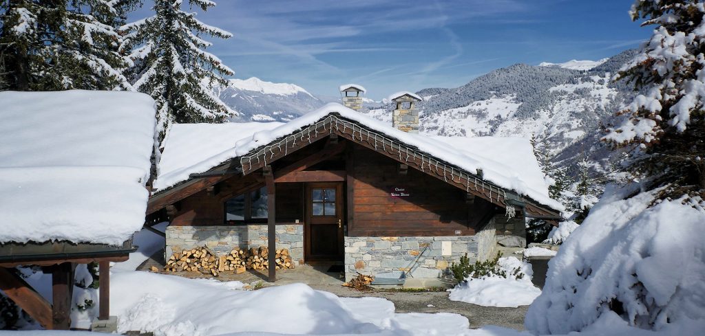 Pre-Christmas Ski Week Outsells Christmas Pre-Christmas Ski Week Outsells Christmas