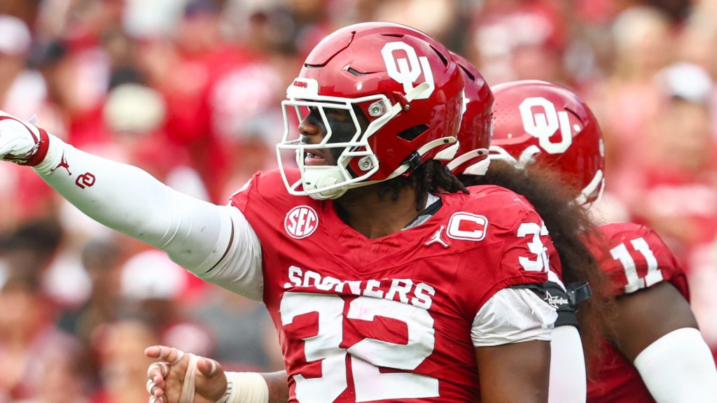 Oklahoma defense sets program record in huge win