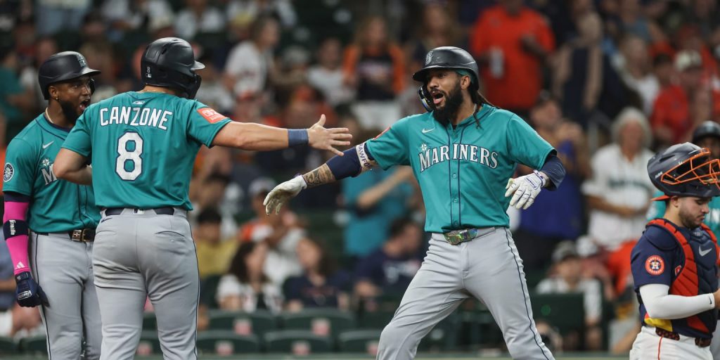 Statement made: 7-spot powers Mariners to massive sweep in Houston