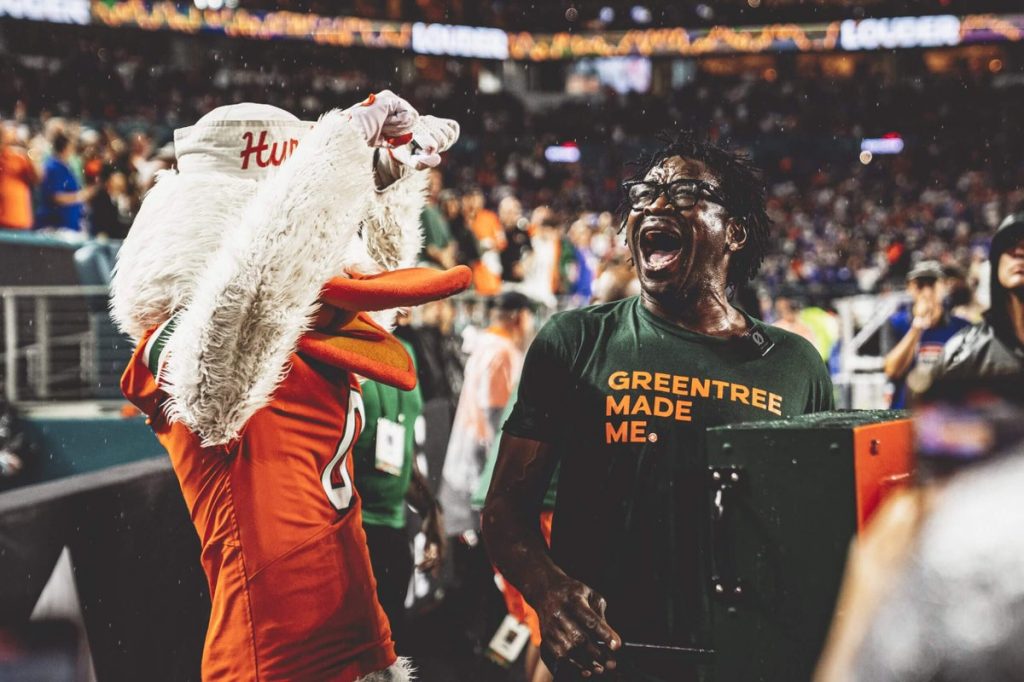 Michael Irvin, Sebastian the Ibis are at heart of Miami getting 'its swag back' Michael Irvin, Sebastian the Ibis are at heart of Miami getting 'its swag back'