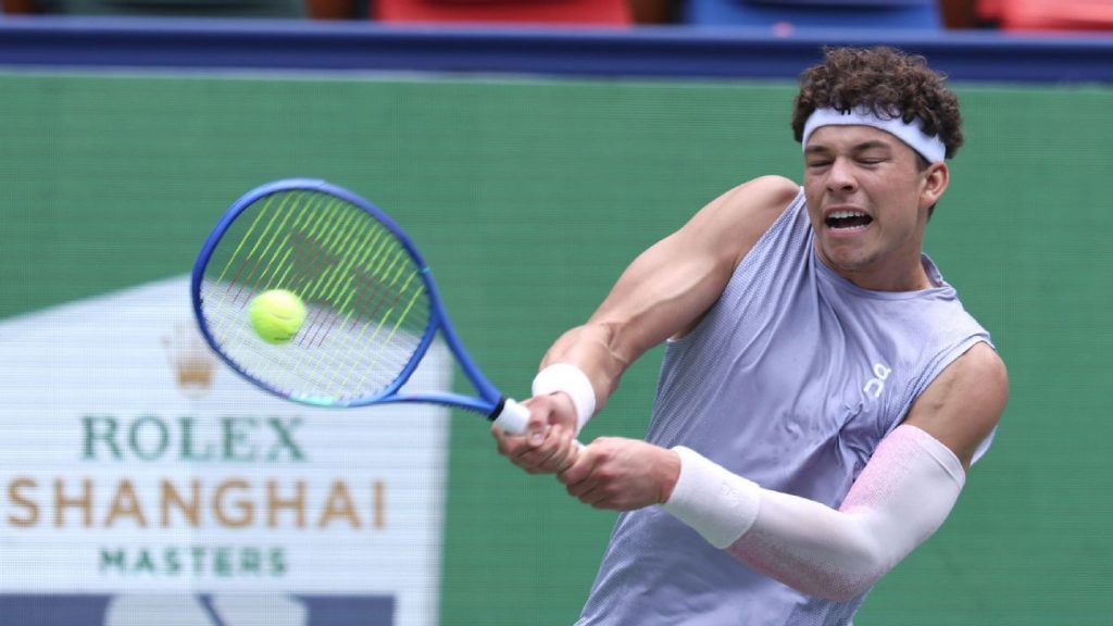 After layoff, Shelton loses opener at Shanghai After layoff, Shelton loses opener at Shanghai