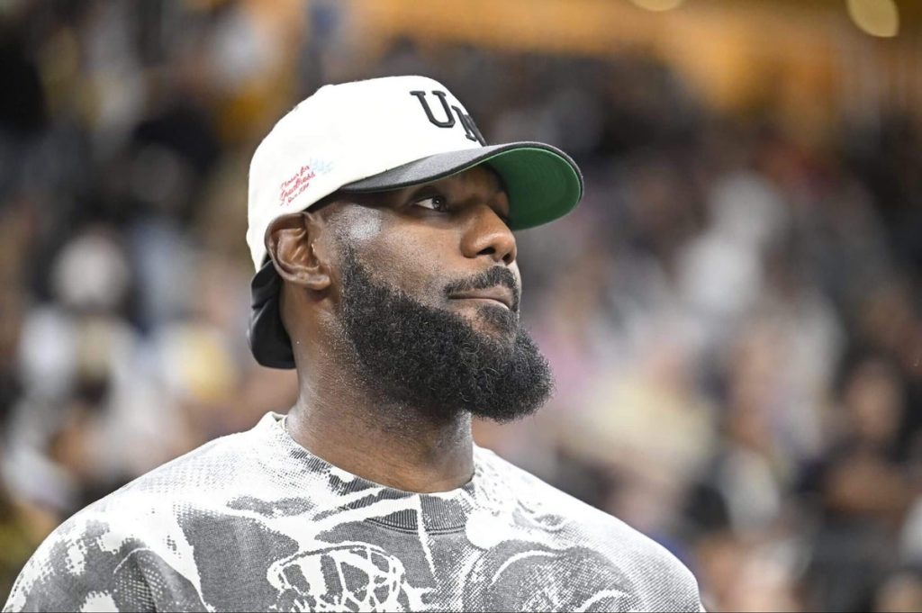 LeBron James to miss start of Lakers' season due to sciatica, will be re-evaluated in 3-4 weeks
