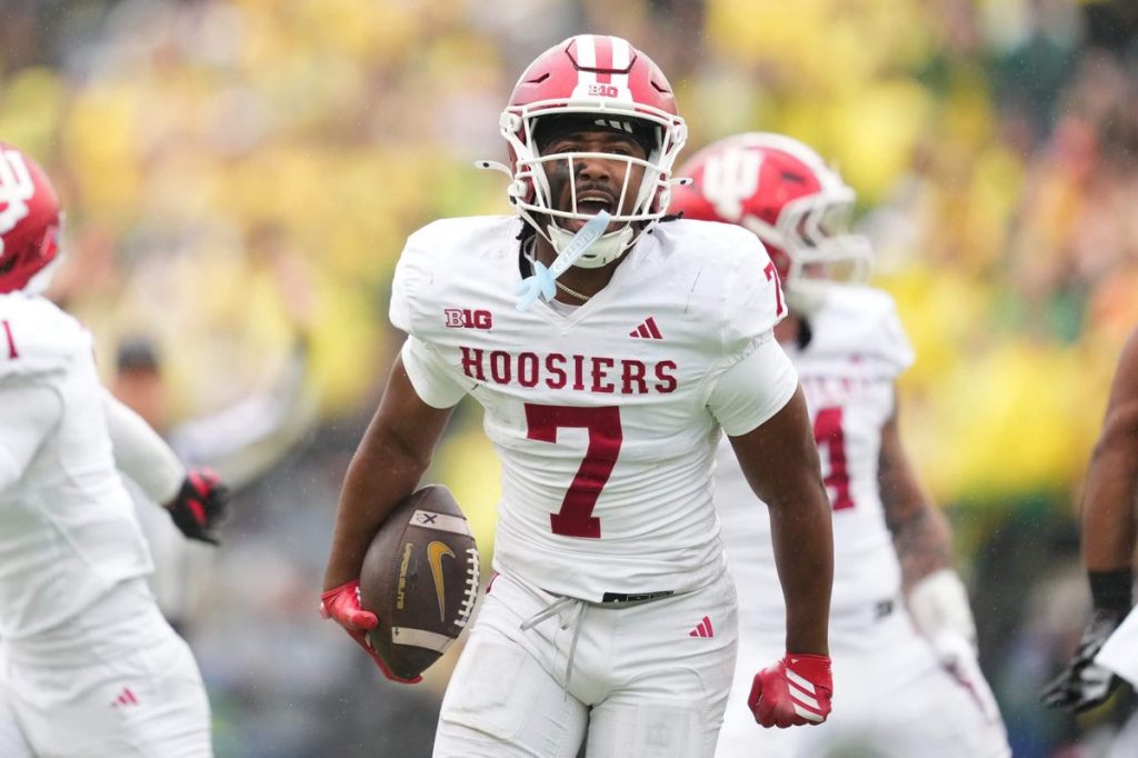 AP Top 25: Indiana reaches No. 3, highest ranking ever, as Texas returns to poll