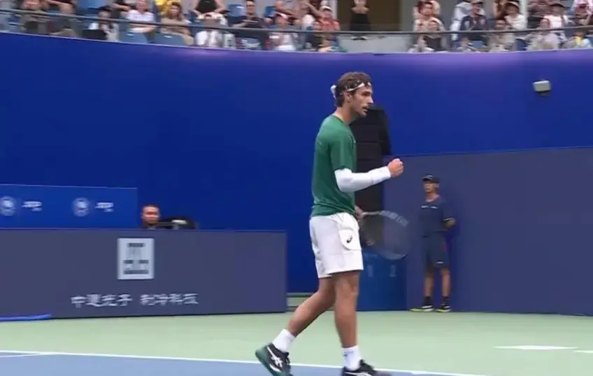 Lorenzo Musetti continues to fight for a place at the ATP Finals