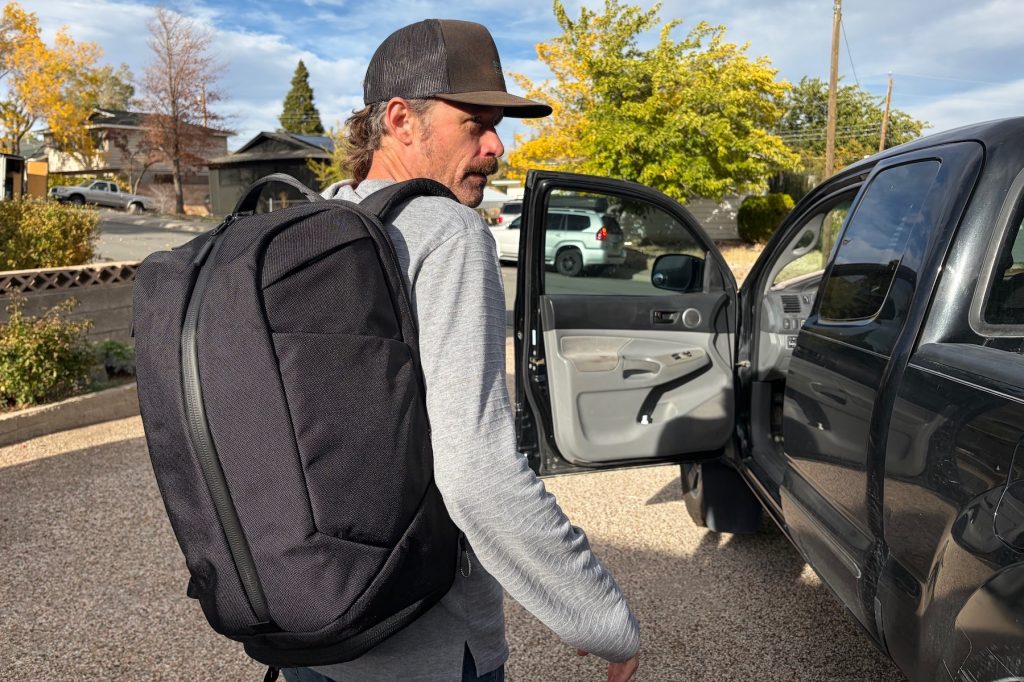 Aer Duffel Pack 3 First Look: A Well-Designed Duffel-Backpack Hybrid for Cycling Kit or Gym Gear Aer Duffel Pack 3 First Look: A Well-Designed Duffel-Backpack Hybrid for Cycling Kit or Gym Gear