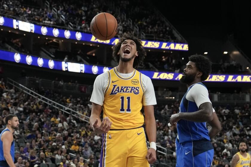From oops to aahs, Jaxson Hayes and Lakers work to catch more of Luka Doncic's passes