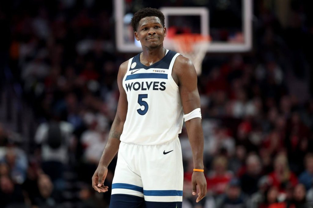 Wolves' Anthony Edwards to likely miss at least 8 games with right hamstring strain: Source