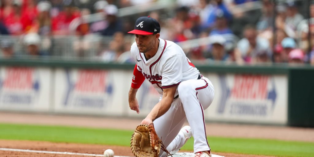 Olson’s stellar 1B defense rewarded with 3rd career Gold Glove Olson’s stellar 1B defense rewarded with 3rd career Gold Glove