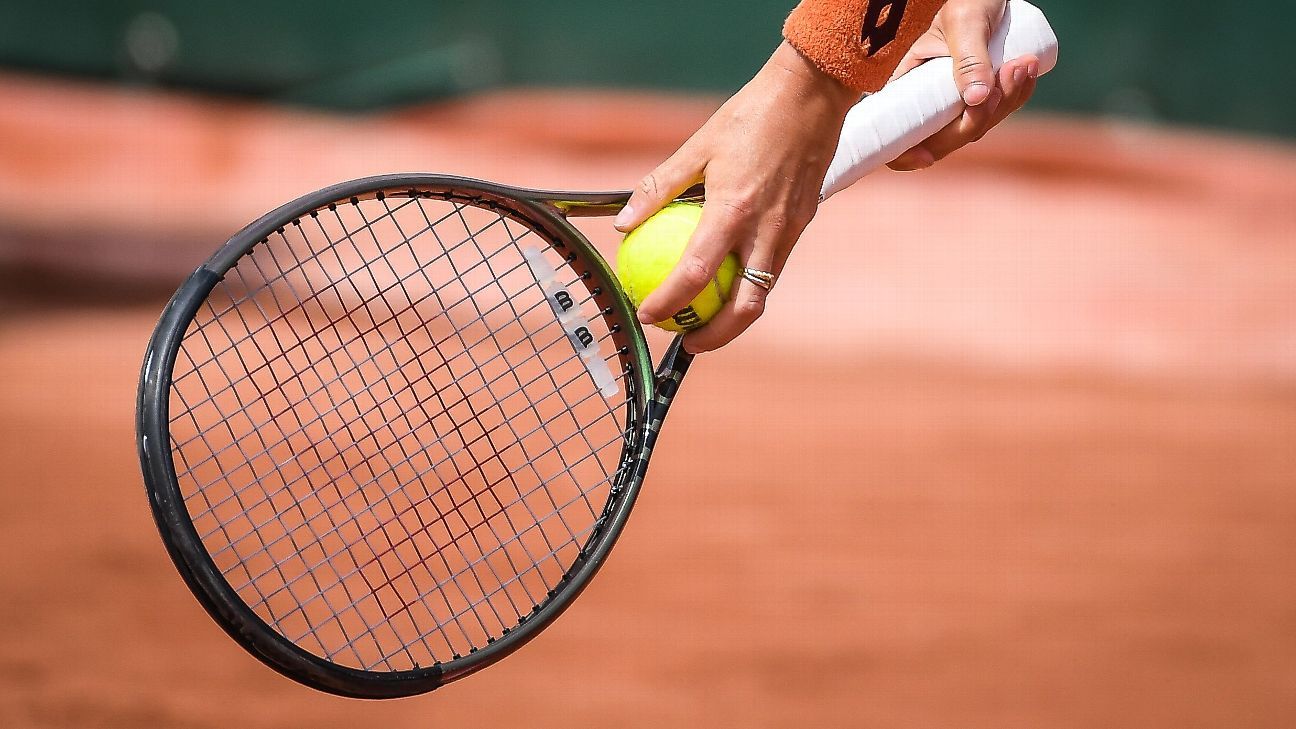 Fonseca, 17, stuns No. 7 Fils at rain-delayed Rio