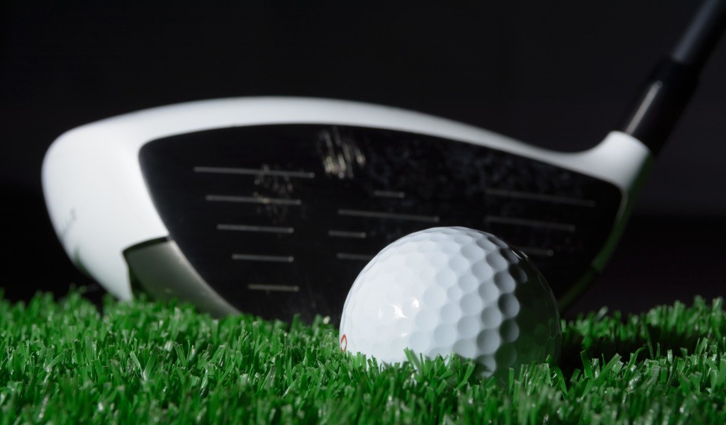 WATCH: ‘A little fat’ – Young golfer hilariously buries his clubhead in the ground