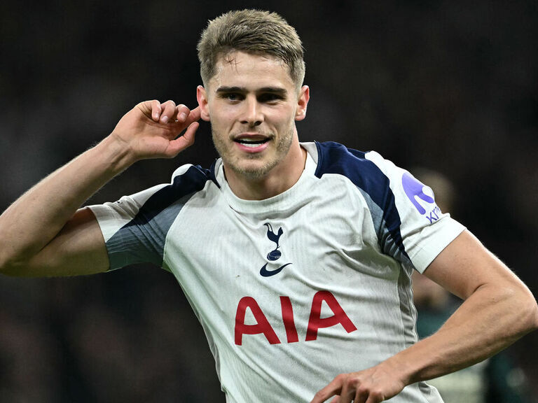 Van de Ven back in favor as stunning solo goal fuels Spurs rout