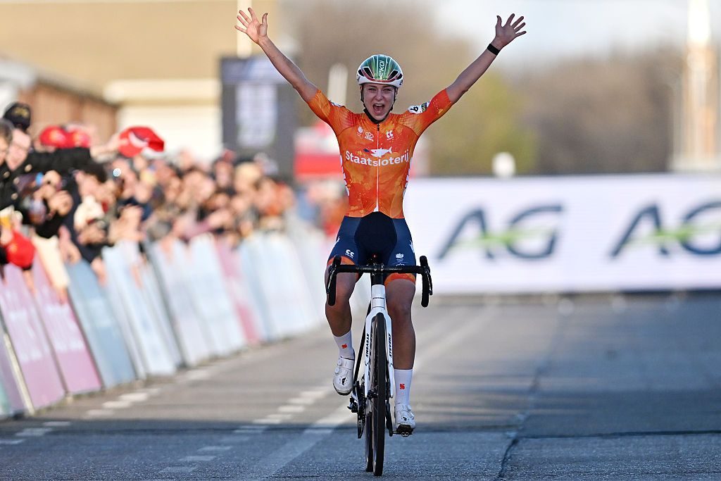 Inge van der Heijden leads Dutch sweep ahead of Lucinda Brand and Aniek van Alphen at elite women’s race