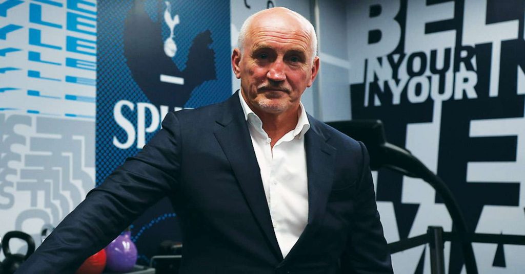 Barry McGuigan names ‘the most exciting boxing prospect on the planet’: “His hands are lightening”