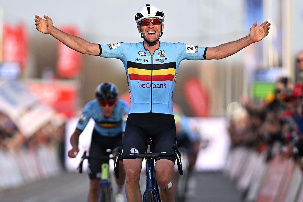 European Cyclocross Championships: Toon Aerts edges Thibau Nys in thrilling finale for elite men's title