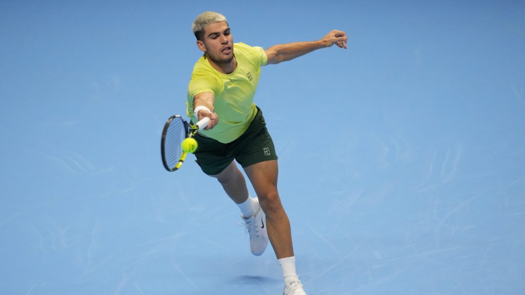 Carlos Alcaraz beats Taylor Fritz and moves within one win of year-end No. 1