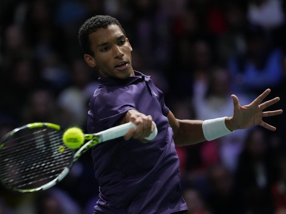Montreal’s Félix Auger-Aliassime cracks top 5 world ranking, reaches ATP Finals semifinals