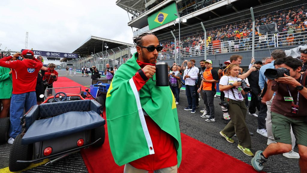 Lewis Hamilton blasts “older guys” who “didn’t achieve much” in fresh criticism