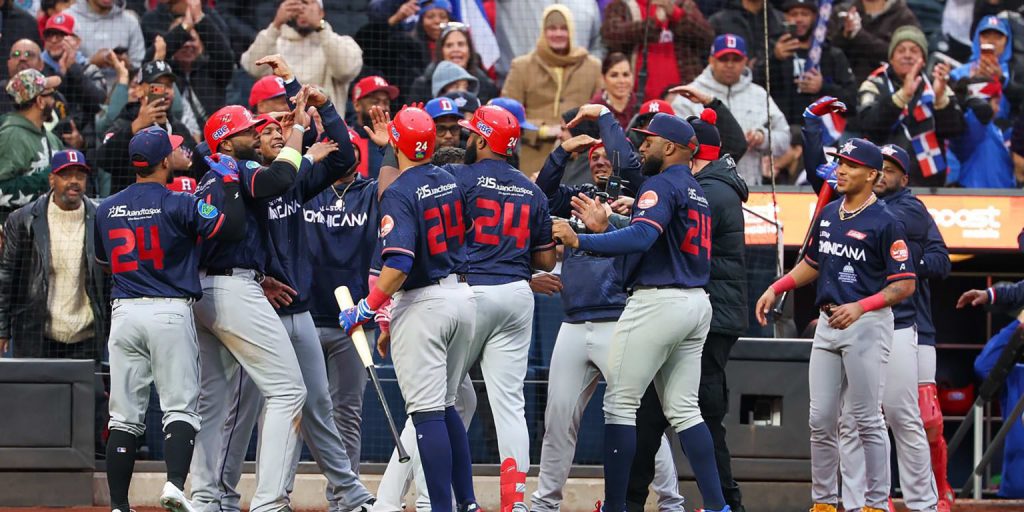 Dominican Republic tops Puerto Rico in Robinson Canó's Citi Field return