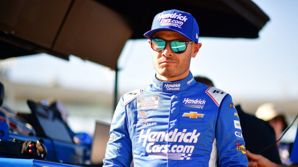 Kyle Larson ‘applauds’ Daison Pursley after getting flipped in Hangtown 100 Kyle Larson ‘applauds’ Daison Pursley after getting flipped in Hangtown 100