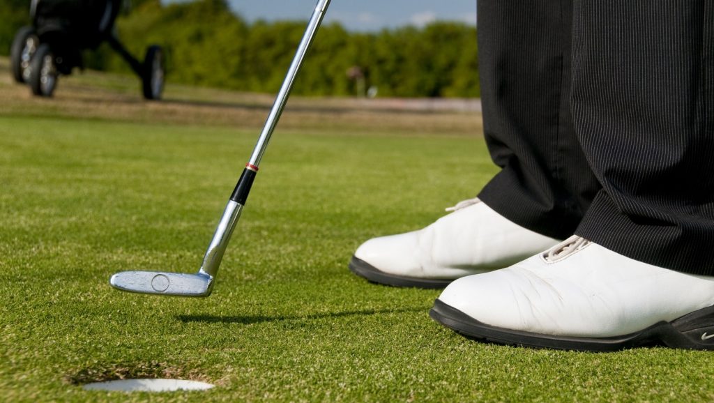 Fall in love with putting Fall in love with putting