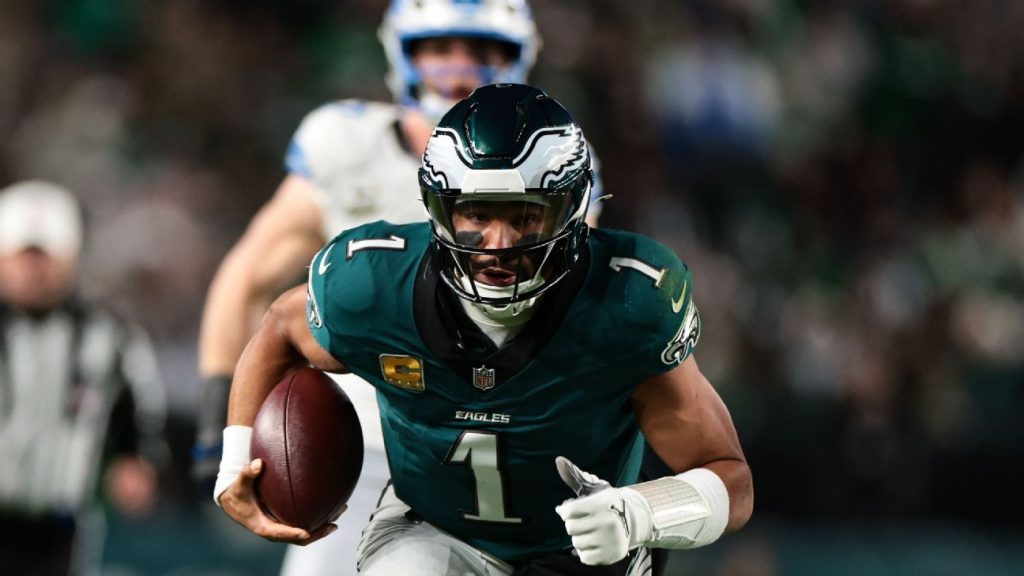 Follow live: Hurts, Eagles protecting late lead over Lions