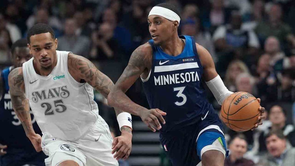 Timberwolves’ McDaniels, sprained wrist, misses first game in two years Timberwolves’ McDaniels, sprained wrist, misses first game in two years