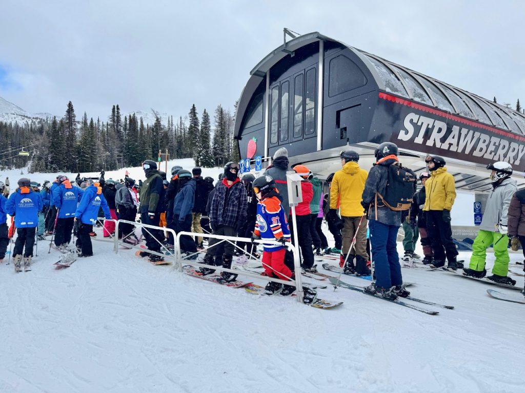 Mixed Early Season Conditions in North America