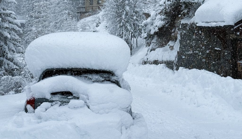 Huge Pre-Season Snowfalls in the Alps Huge Pre-Season Snowfalls in the Alps